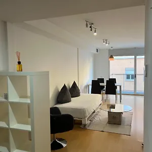 https://barcelona-apartment-sagrada-familia.topbarcelonahotels.com