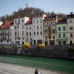 https://vitez-apartment-i.hotels-in-ljubljana.com